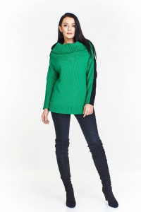 Dwukolorowy sweter z golfem opadającym na ramiona - przód i tył w różnych kolorach (U)