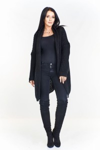 Długi sweter o grubym splocie