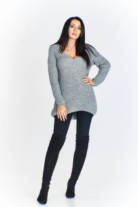 Gładki sweter z dekoltem w serek (U)