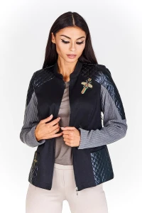 Żakiet z łączonych tkanin z kontrastującymi rękawami i ozdobnymi naszywkami