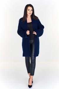 Długi sweter z luźnymi rękawami