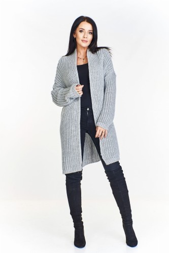 Długi sweter o grubym splocie