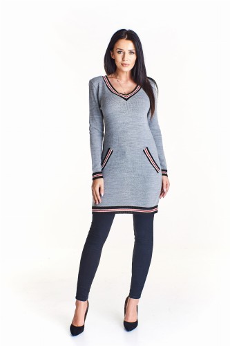 Długi sweter z kontrastowymi wstawkami