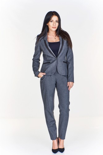 Elegancki żakiet z czarnymi wstawkami