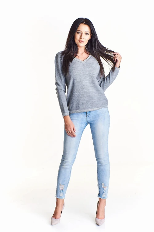 Sweter w serek z połyskującym obszyciem