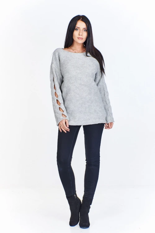 Oversiz'owy sweter z pęknieciami na rękawach  (U)