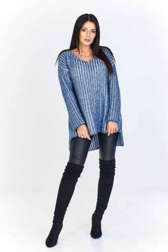 Oversiz'owy sweter z grubych nici z dłuższym tyłem (U)