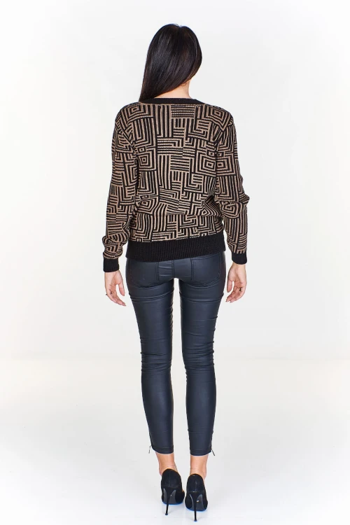 Krótki sweter z ciekawym motywem a'la bomberka