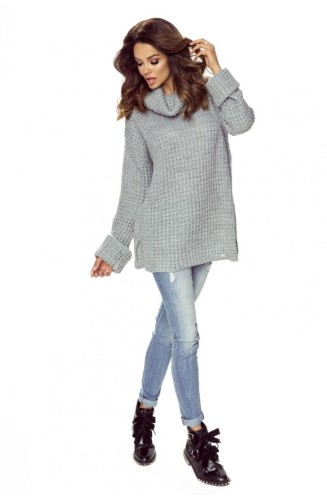 Oversiz'owy sweter z luźnym golfem  (U)